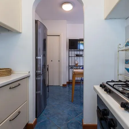 With Private Garden A Stone's Throw From The Sea Porto Recanati