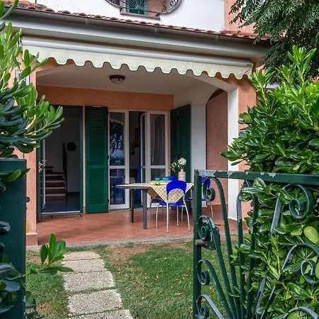With Private Garden A Stone's Throw From The Sea