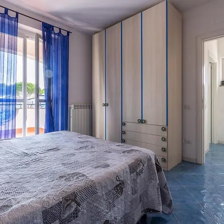 Σπίτι διακοπών With Private Garden A Stone's Throw From The Sea