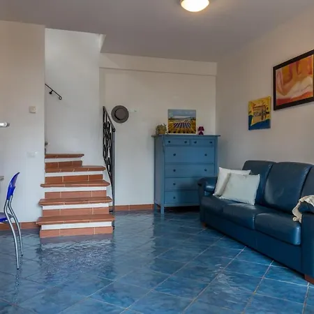 Σπίτι διακοπών With Private Garden A Stone's Throw From The Sea *