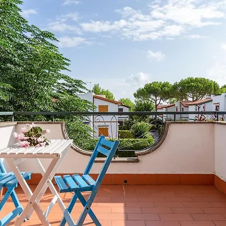 With Private Garden A Stone's Throw From The Sea Porto Recanati